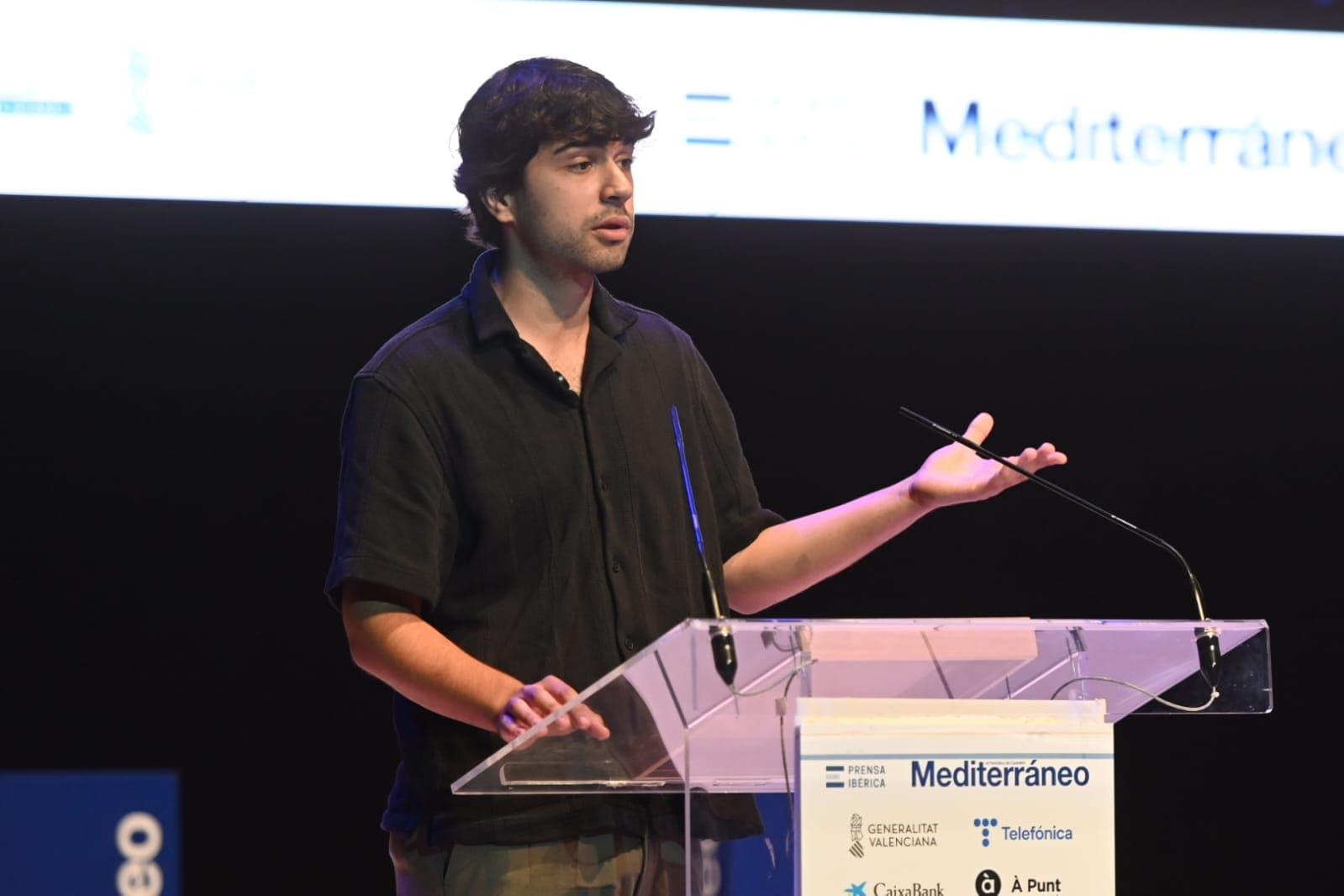 Ignasi Tormo, CEO de Versedia, presentando el proyecto en los premios Empresa del Año 2025