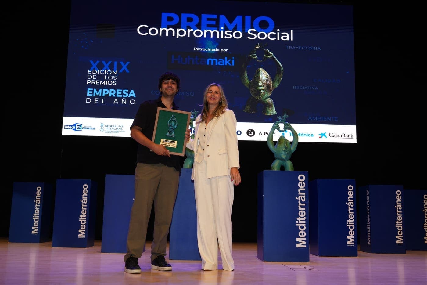 Ignasi Tormo recogiendo el Premio Compromiso Social en los Premios Empresa del Año 2025